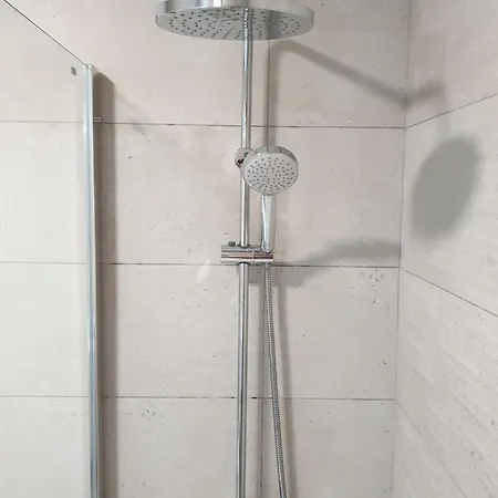 Hola Happy Hols شقة