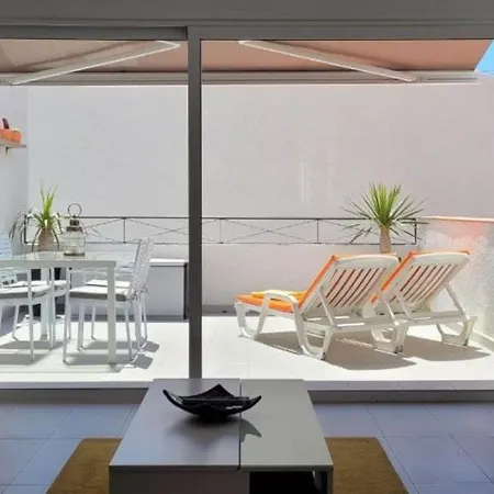 Hola Happy Hols * Адехе